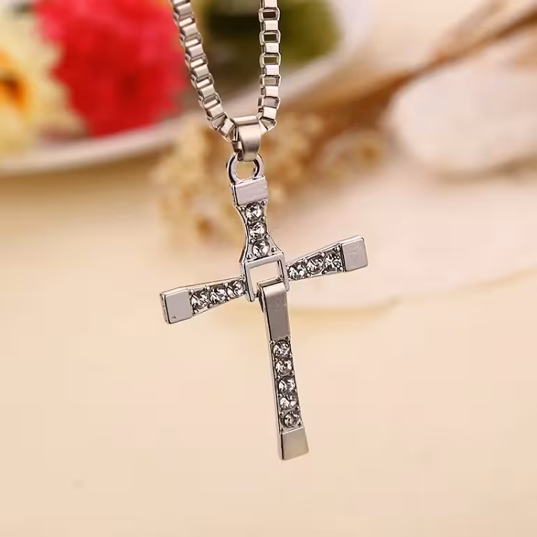 Dominic Toretto style pendant with sparkling stones