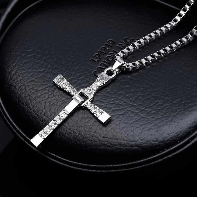 Necklace with fine details, inspired by Fast & Furious movie