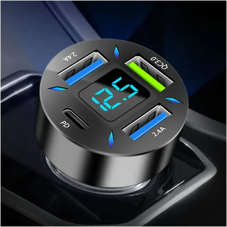 Car charger with 4 ports, PD and QC 3.0 Ultra-fast charging charger, 4 ports including USB-C and QC3