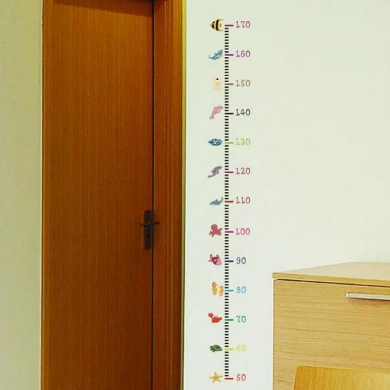 Ruler-type wall sticker – easily measures child’s height
