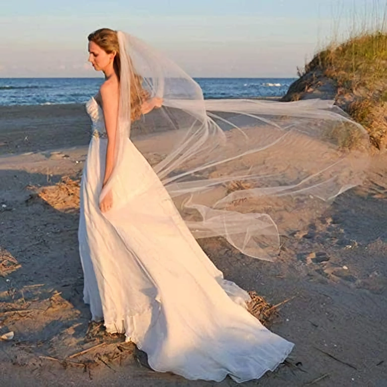 Fine tulle bridal veil, 2 meters long, minimalist style