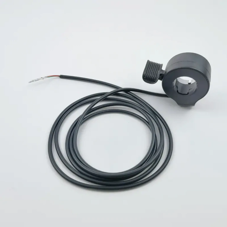 Throttle handle wire detail: red 5V, black GND, green signal