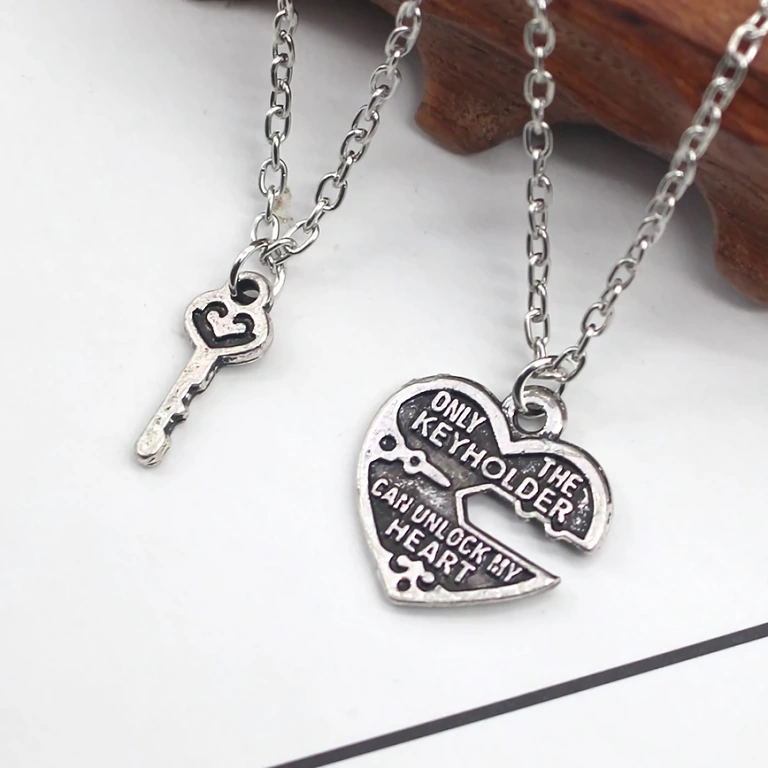 Elegant heart and key pendant, ideal for women