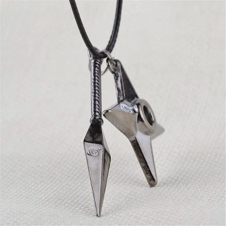 Necklace with ninja star Shuriken pendant