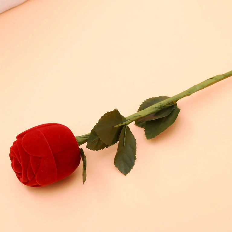 Red velvet flower-shaped jewelry box – for earrings or ring