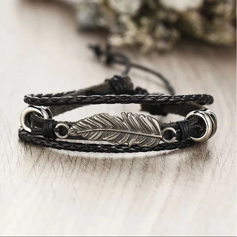 Dark-toned, elegant, versatile bracelets – men’s accessories