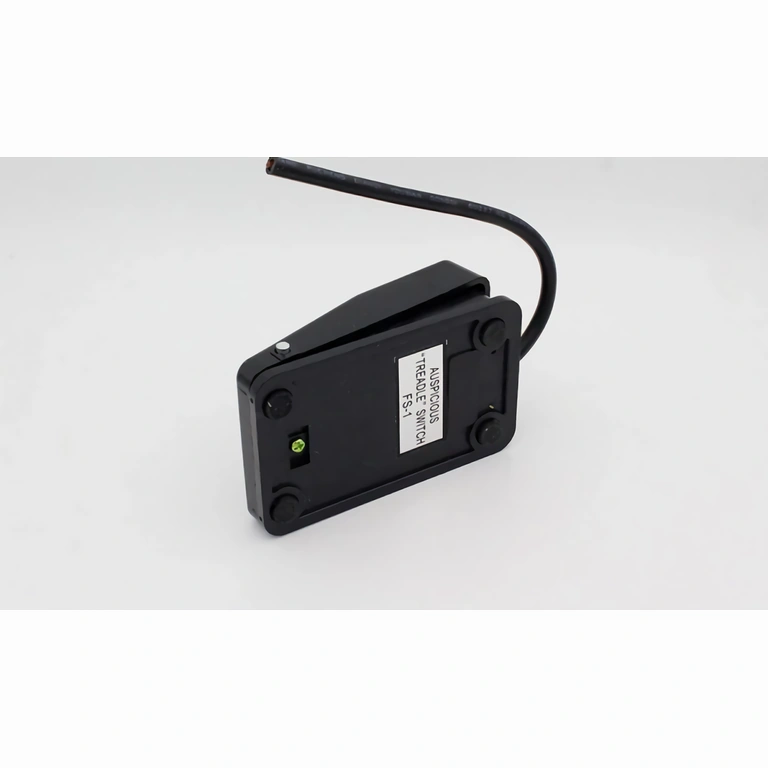 Electric switch with foot button mounted on cable