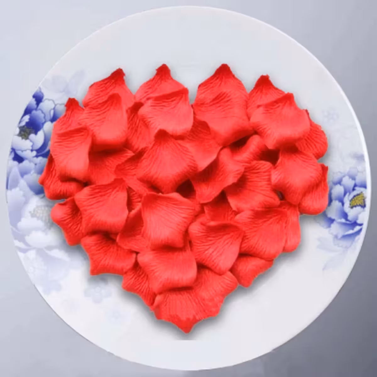 Textile petals – do not stain or stick to surfaces