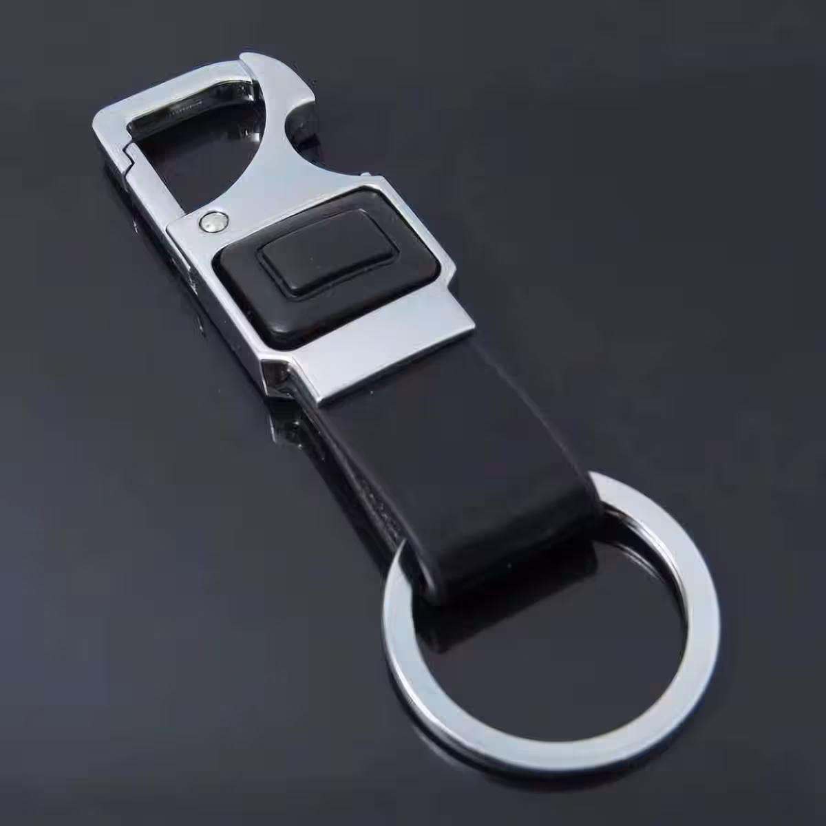 Elegant keychain with carabiner and durable design