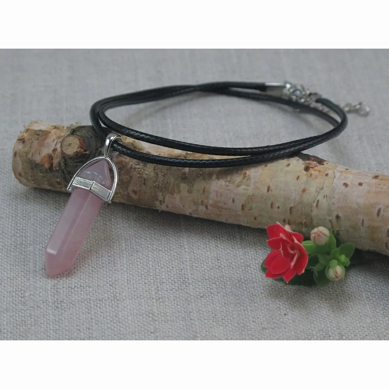 Handcrafted necklace with rose quartz pendant – stone of love