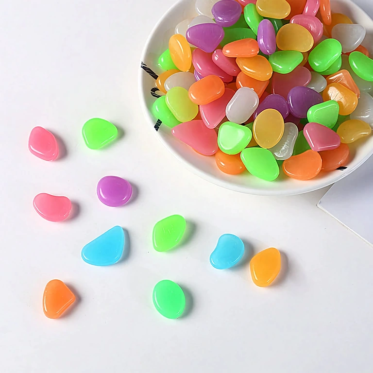 Decorative pack with 100 phosphorescent pebbles