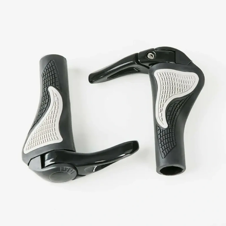 Black rubber grips, ergonomic, lock-on system for MTB bike
