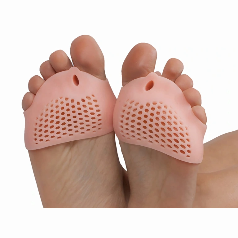 Toe separator for bunion correction during the night