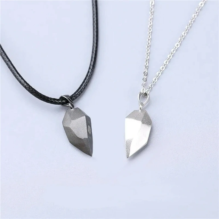 Symbolic necklaces with magnets – for lovers