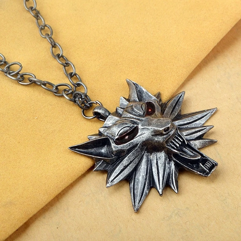 Wolf head pendant from The Witcher, ideal for fans