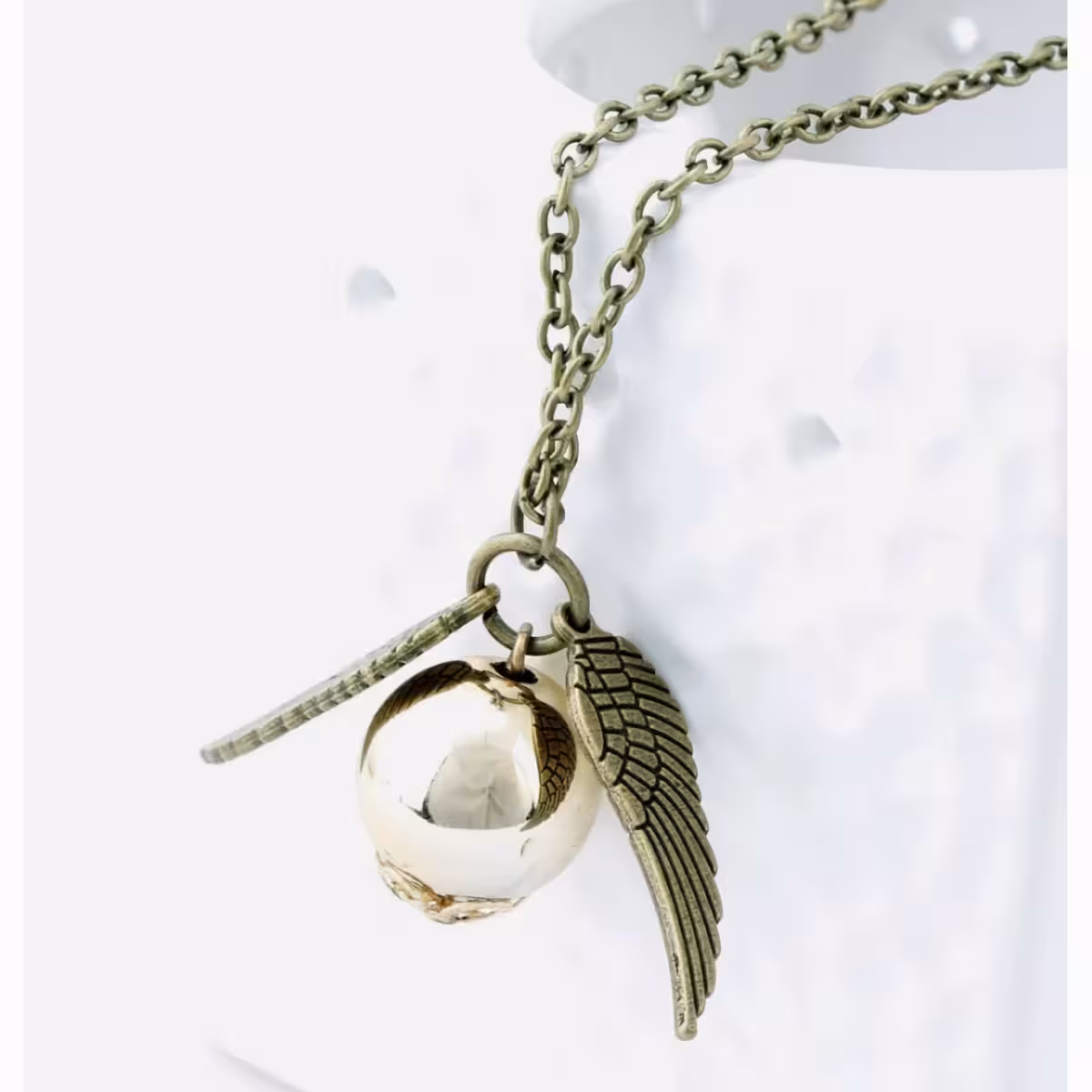Premium alloy pendant with golden Snitch