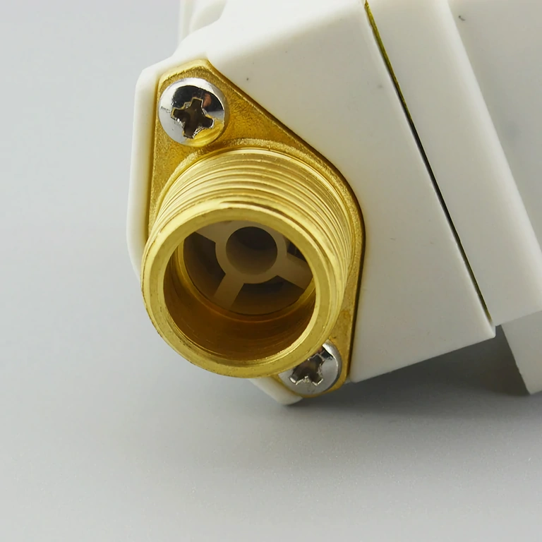 Normally closed 12V water solenoid valve, ½ inch fitting, ideal for solar systems