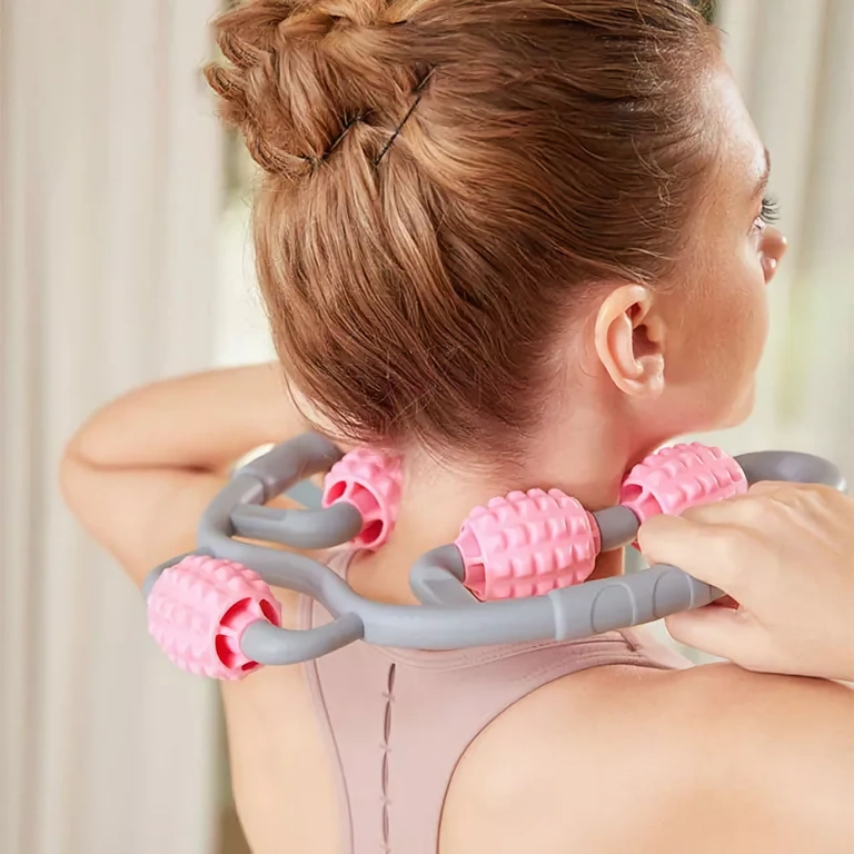 Manual anti-cellulite massage device with silicone rollers Manual anticellulite device with silicon rollers for body massage