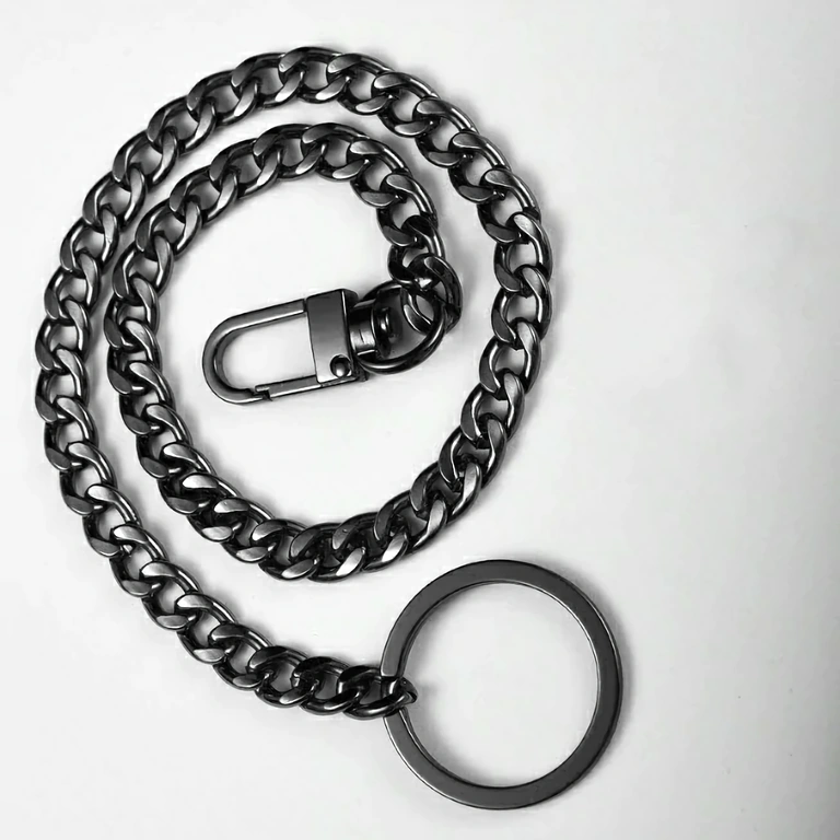 Streetwear chain for jeans – unisex Clothing chain for casual streetwear outfits