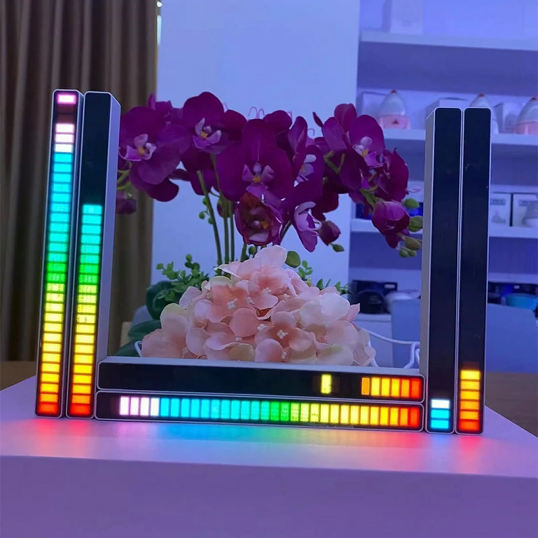 RGB LED bar ideal for gaming, with synchronized light effects