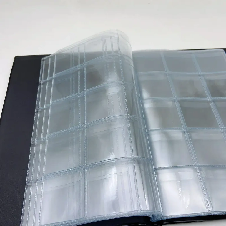 10-page album for organizing up to 150 coins