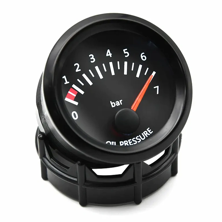 Oil pressure gauge suitable for various types of agricultural and industrial vehicles