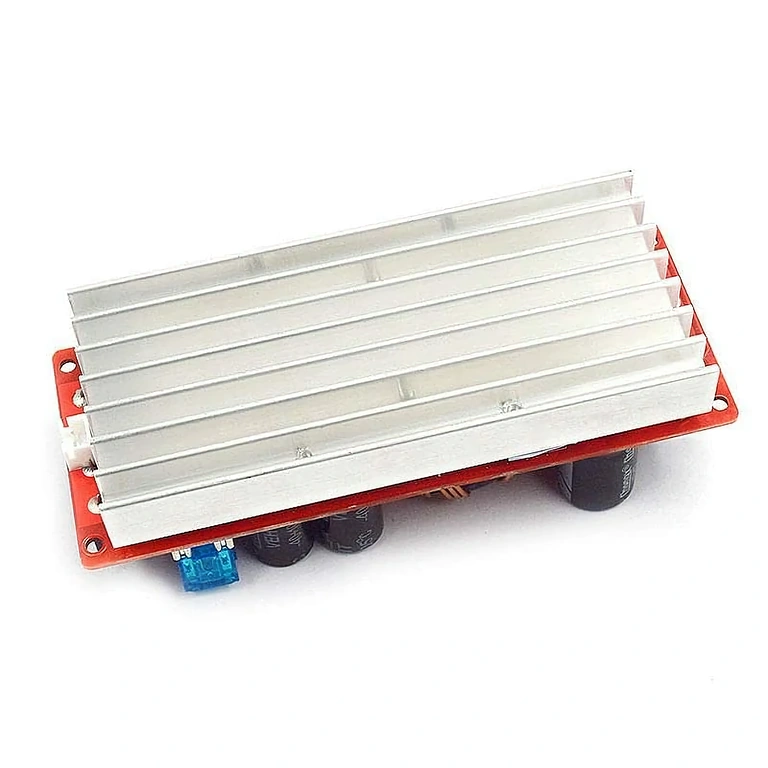 Robust DC-DC converter for powering high-load devices