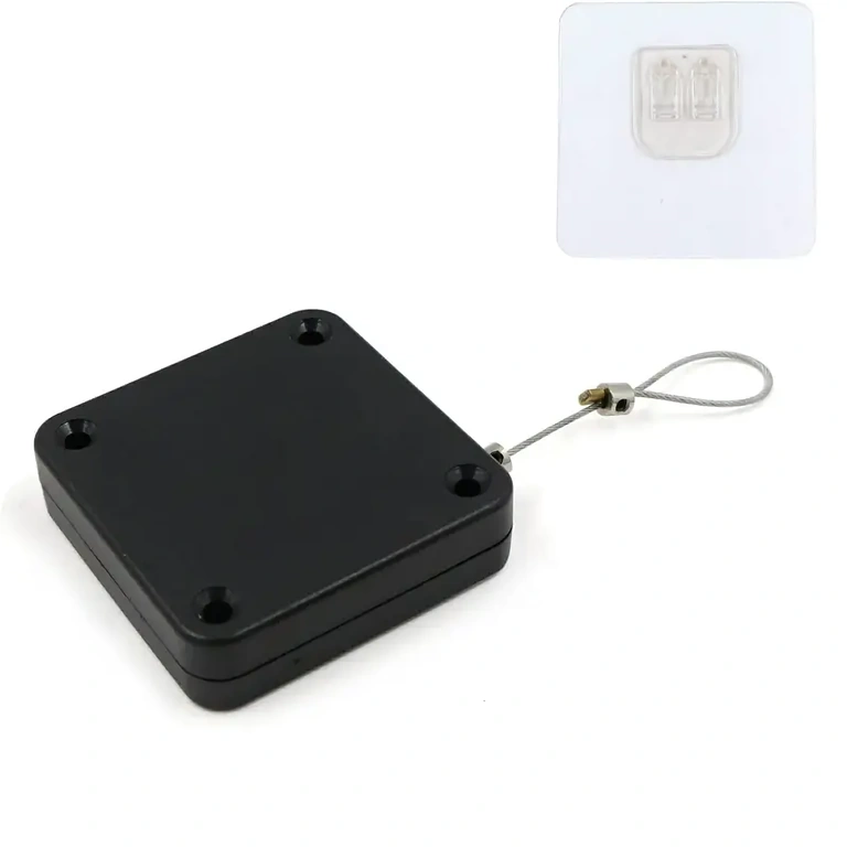 Reliable system for automatic closing of various doors