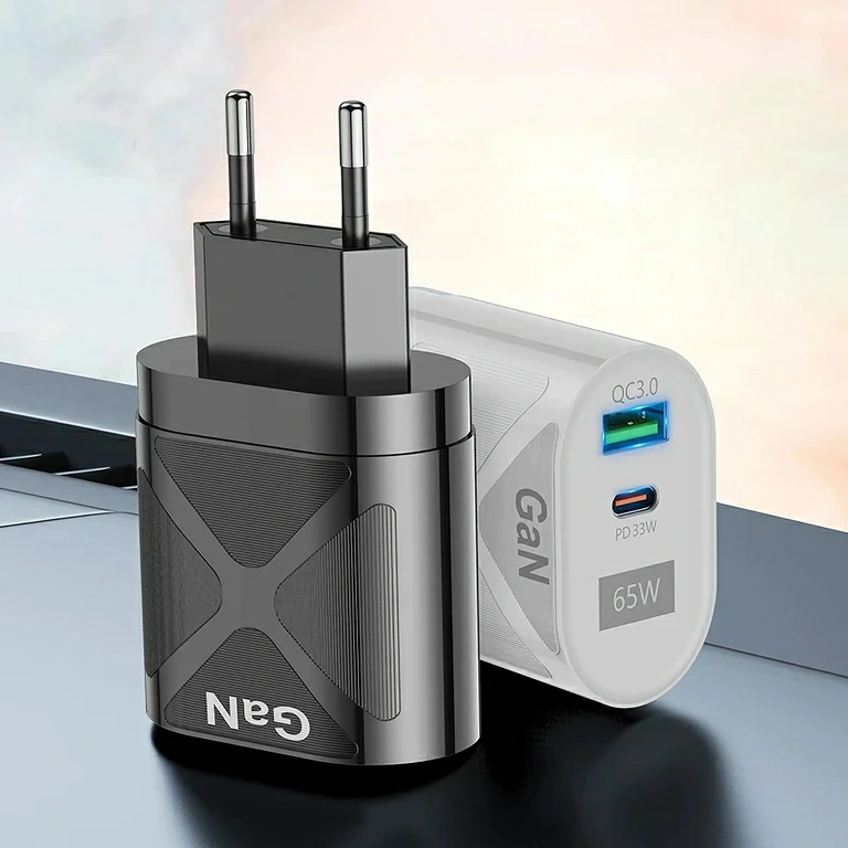 GaN charger with Power Delivery and Quick Charge 3.0 – front view