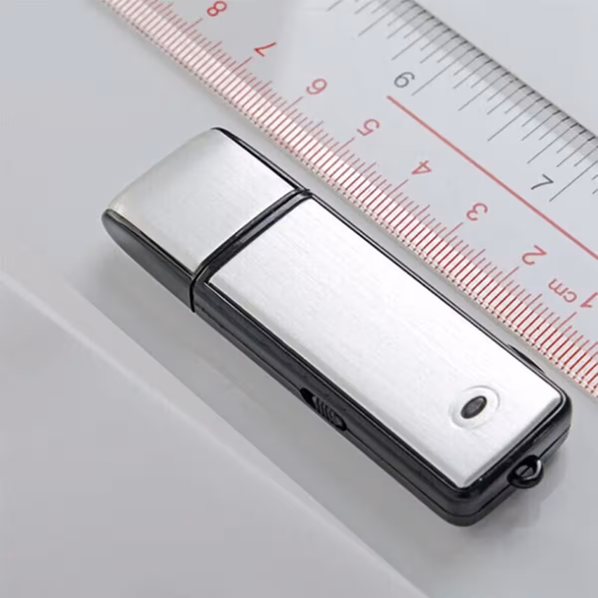 Discreet USB stick with invisible LED indicator for recordings