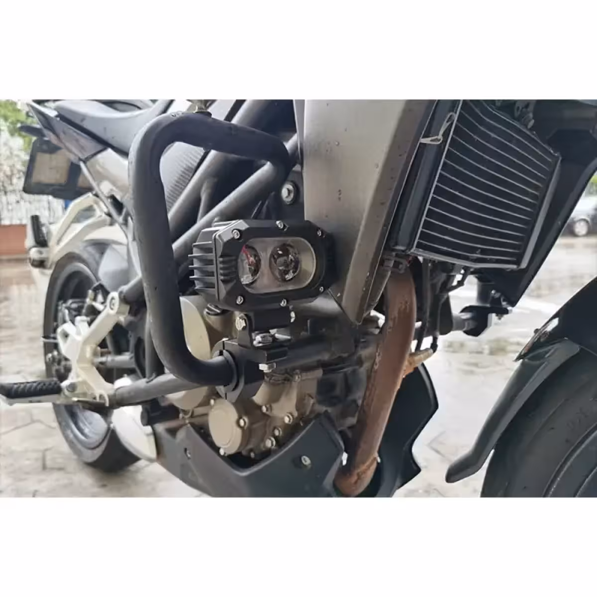 Projector mounting set for motorcycle