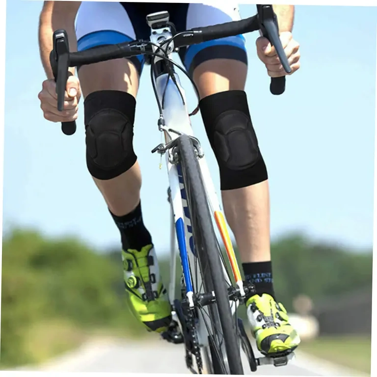 Knee brace ideal for running, cycling, ergonomically adjusted