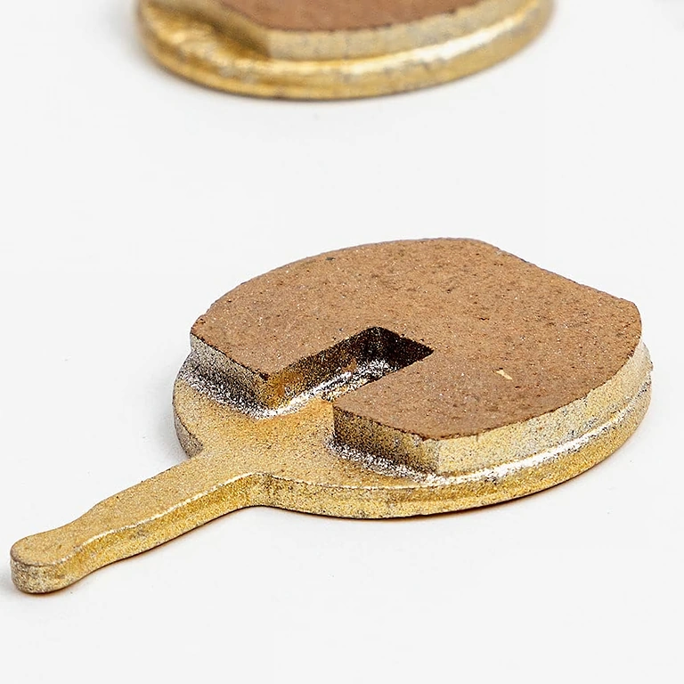 Copper brake pads with high durability and performance