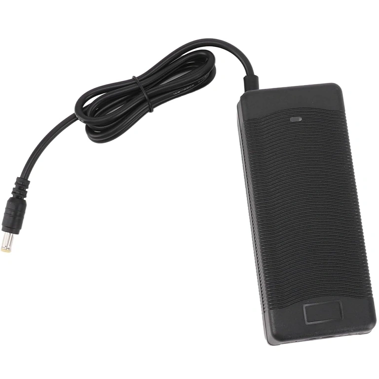 DC 2.1×5.5 mm connector for 21V 2A Li-Ion charger – compatible with 18V Li-Ion batteries and portable power tools