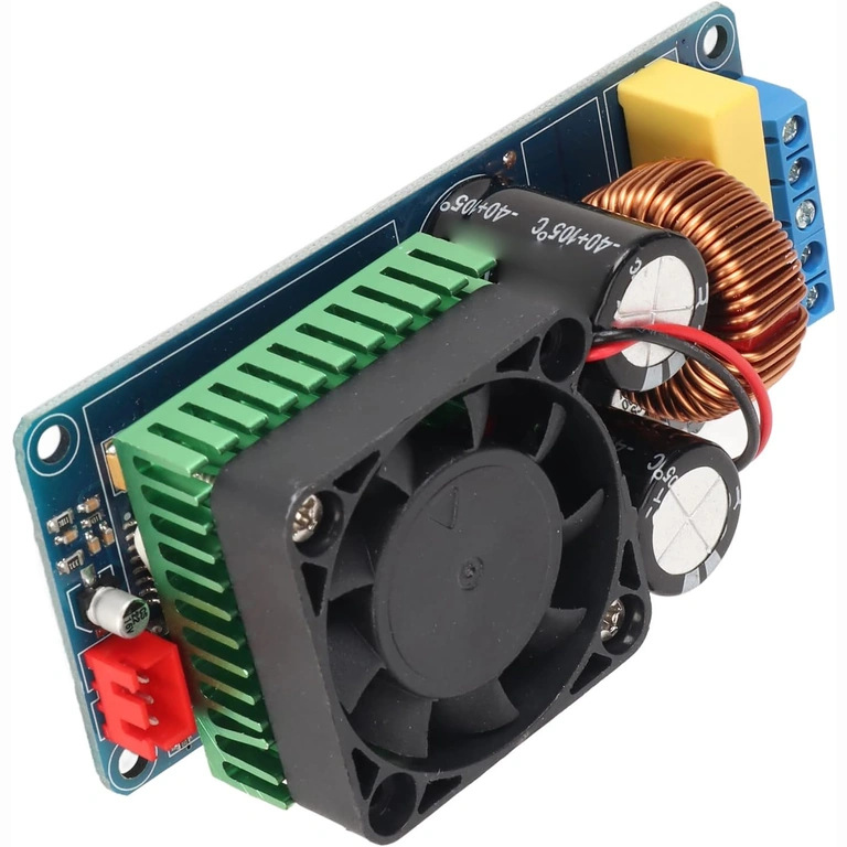 Detail of Heat Sink for 500W Mono Amplifier Cooling