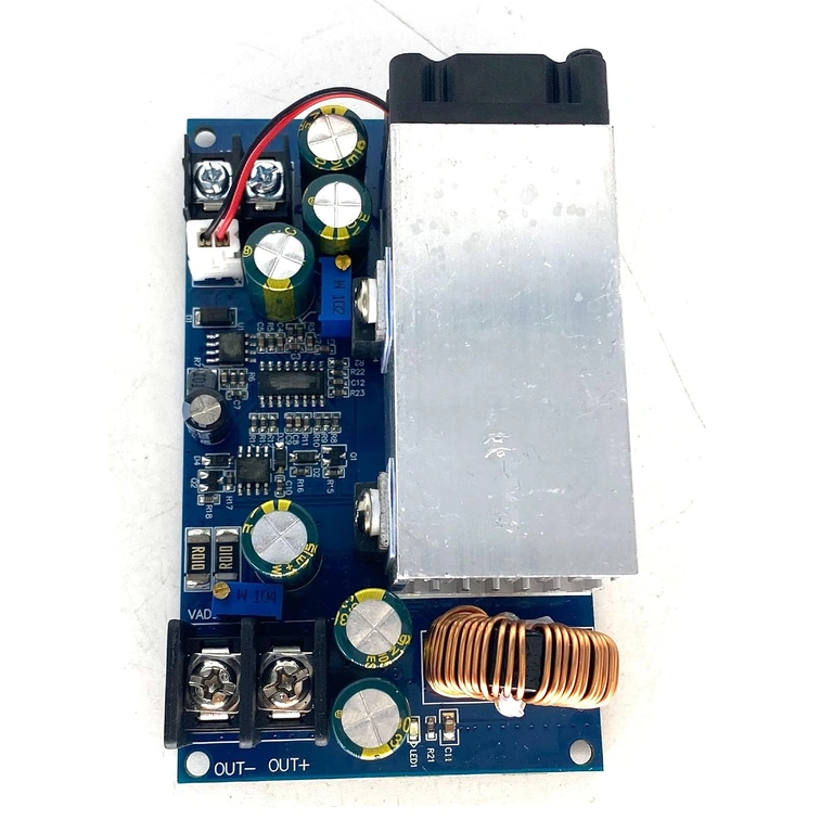 Top View of DC-DC Step-Down 600W 25A Module, Highlighting Compact Design and Main Components